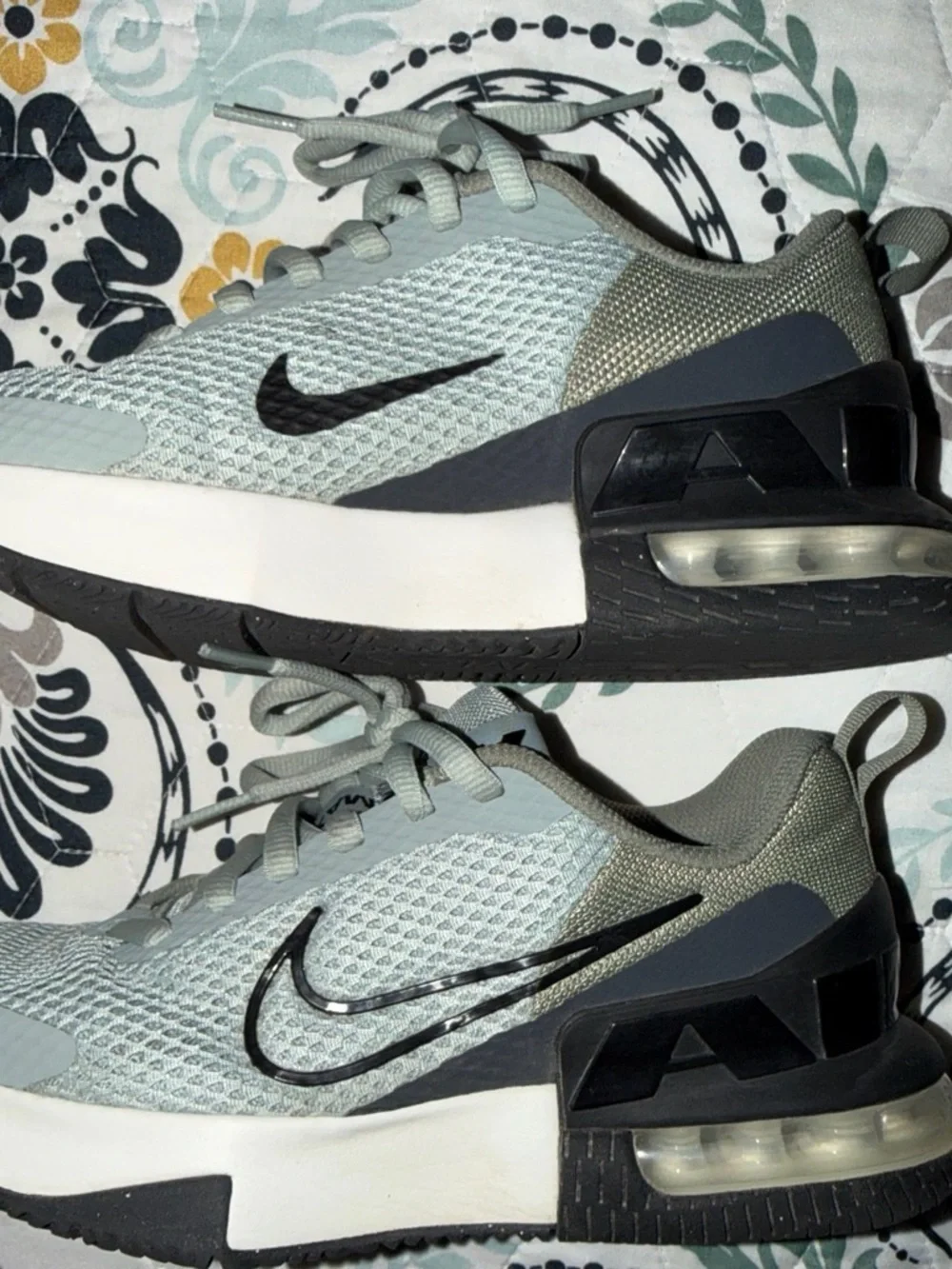 Nike Light Gray and Black Mesh Air-Cushioned Trainers